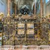 Grafmonument van keizer Maximiliaan I in de Hofkirche van Innsbruck